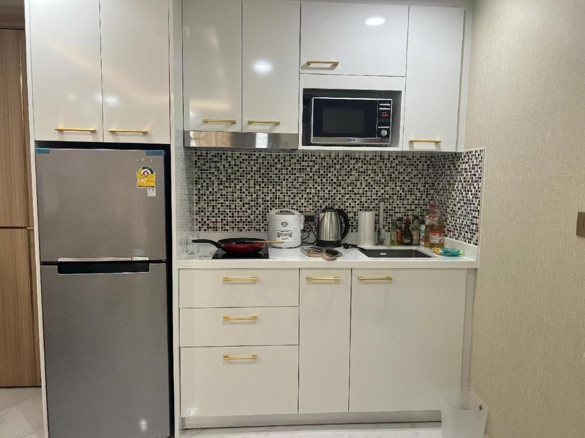 Romantic Beach Apartment芭堤雅水系高档酒店式公寓可做饭 Jomtien Beach Buitenkant foto